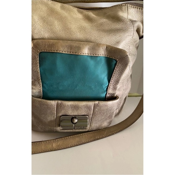 Coach vintage metallic gray silver distressed leather crossbody handbag - Picture 9 of 11